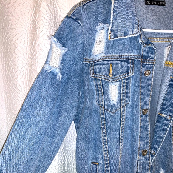 Distressed Blue Denim Jean Jacket 💙 - Picture 3 of 5